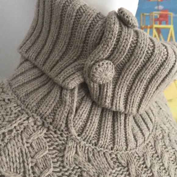 Chic Cape Sweater - Picture 3 of 7